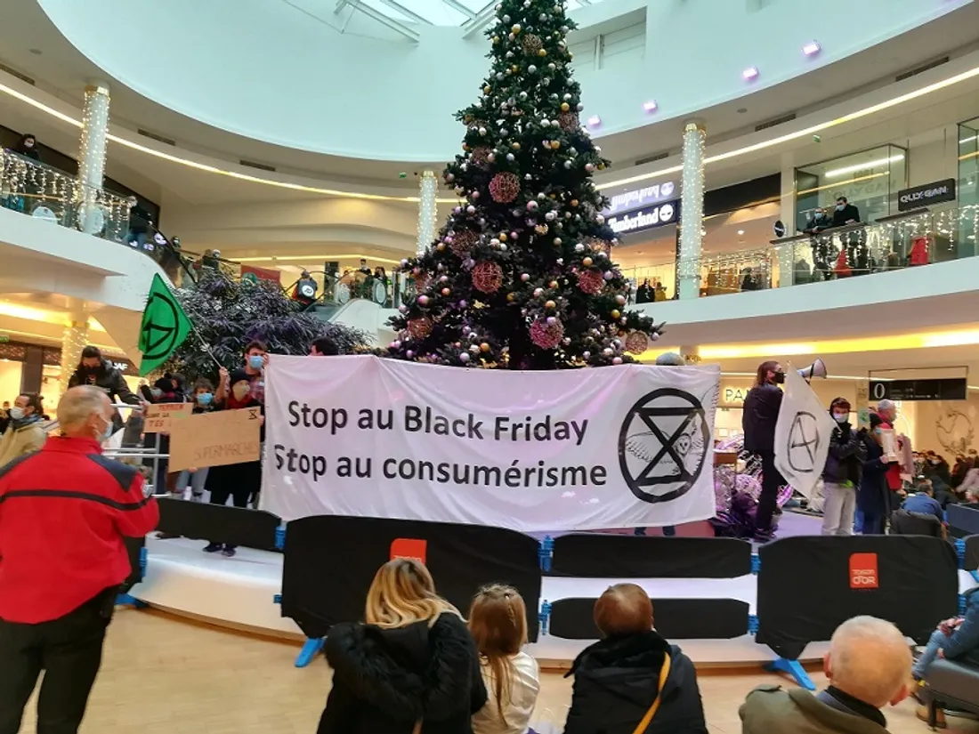 Les membres du mouvement « Extinction Rebellion » ont mené une action ce samedi à la Toison d’Or 